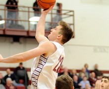 Matt McMullen ’15 shoots the basketball